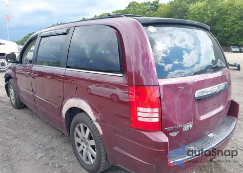 2008 Chrysler Town & Country Touring z USA, uszkodzony, nr VIN 2A8HR54P38R730864